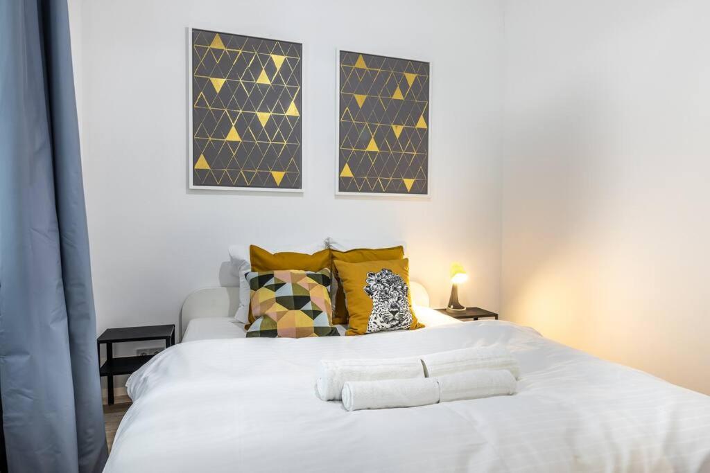 Cute 1Bedroom Center Apartment Прага Екстериор снимка