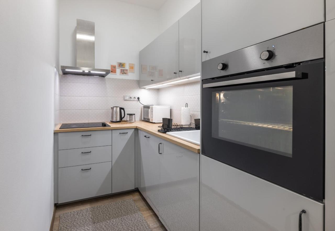 Cute 1Bedroom Center Apartment Прага Екстериор снимка